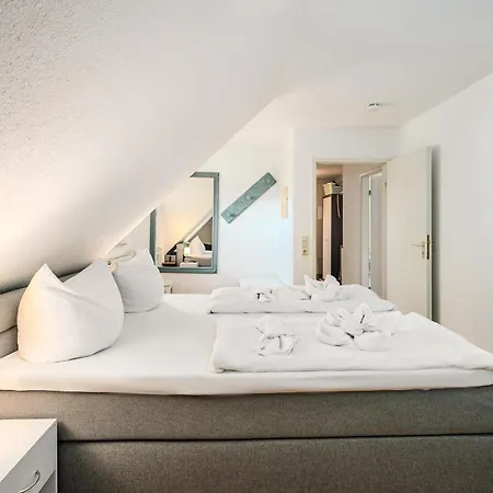 Strandhaus Lobbe, Mohnblume Nr 20 - Bade- & Saunawelt Taeglich Inklusive Appartement *